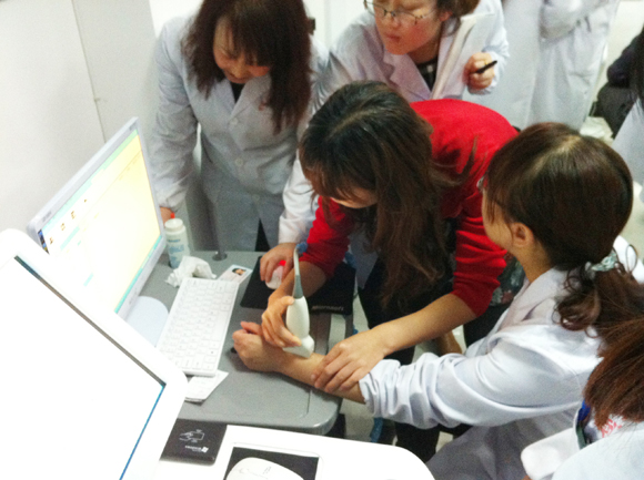 �ҹ�˾���g(sh��)�ˆT�������M(j��n)�н���С